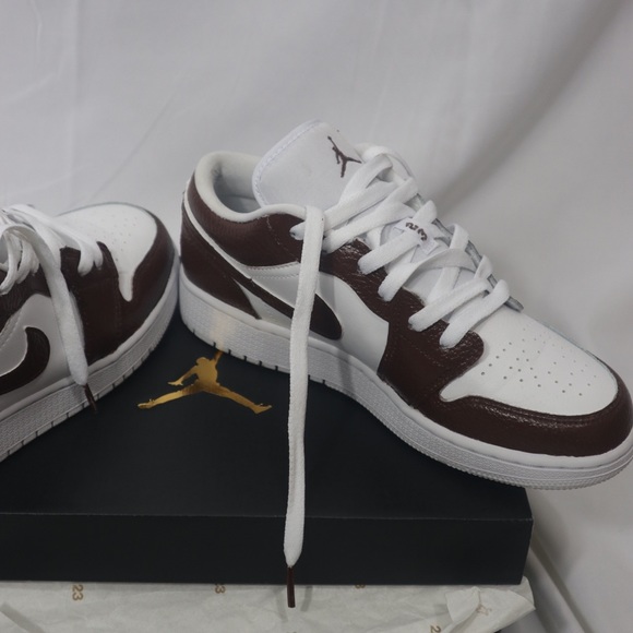 Custom chocolate air Jordan 1 low - Picture 5 of 6